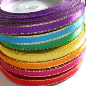 7 Rollen (105 Yards) Satin Band Gold Rand 7 mm Mix Regenbogen Farbe