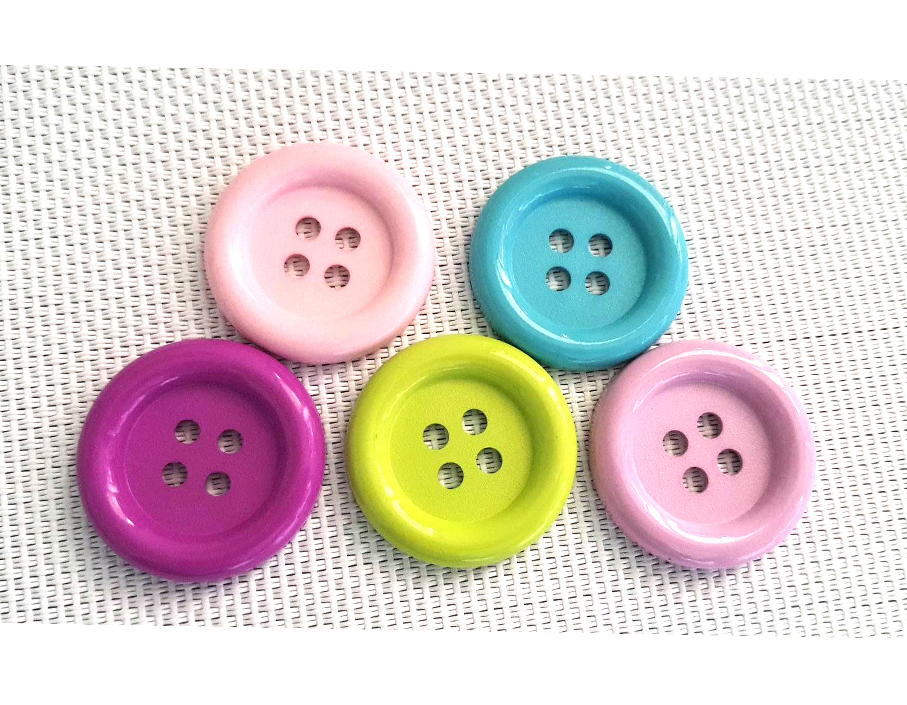 20 pcs Big Buttons 4 Holes Size 33mm Mix Colors (red White Blue Yellow)