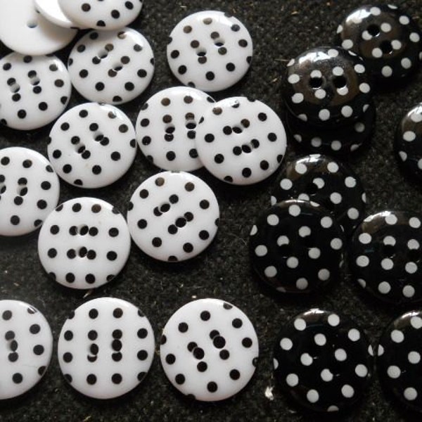 Black and White Retro Polka Dot Buttons 2 holes size 15, 18 or 19 mm