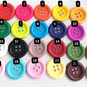  200 Pcs Big Bright Buttons Craft Buttons 1.2 Inch Kids Vivid  Colors Large Buttons Plastic Assorted Buttons Cute Shape Colorful Buttons  Toys for Arts, Crafts DIY Projects (Round)