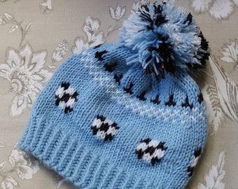 Modello di cappello lavorato a maglia, Berretto da calcio lavorato a maglia, Modello semplice lavorato a maglia Fair Isle, Cappello sportivo, Cappello lavorato a maglia da calcio per bambini x Cappello lavorato a maglia blu