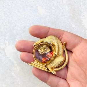 Vintage Signed JJ Cat Goldfish Bowl Gold Brooch Lucite Fish Animals Curious 1.6”