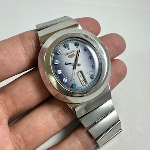 Seiko 5 Automatic Watch – Vintage 1978 | Caliber 6319A | Blue Accents | Silver Dial | 21 Jewels | Made in Japan | Rare Vertical Date