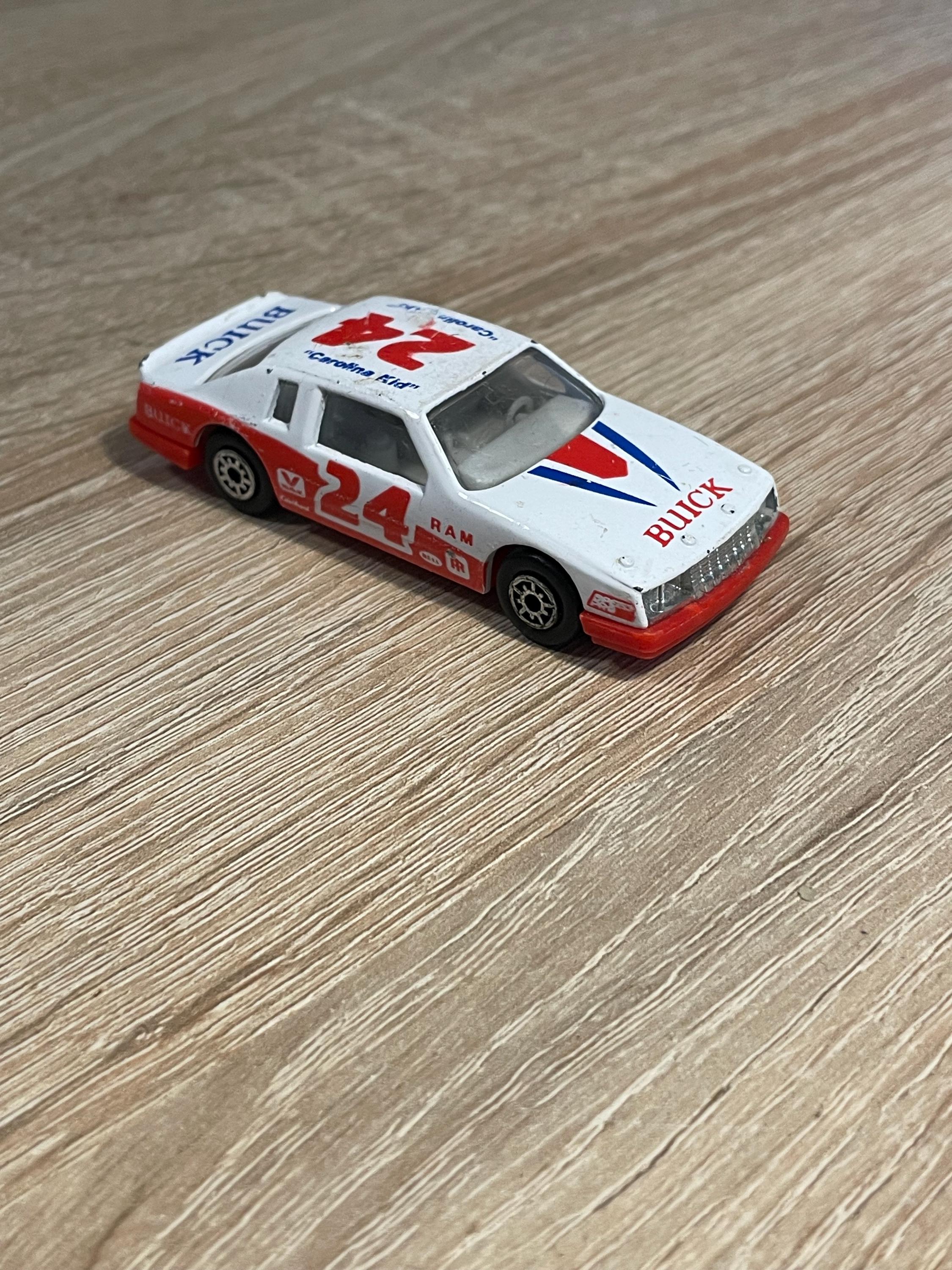 Edocar Diecast 1:64 ''karolina Kid'' Buick Lesabre Stock Car
