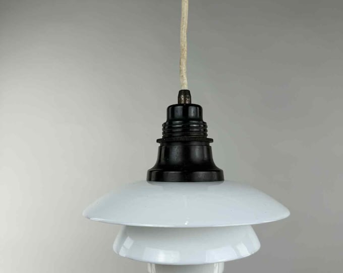 Poul Henningsen PH-2/2 Lamp – Louis Poulsen