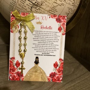 Cadeaux pour quinceañera 12 pièces, fête Mis Qiunce, Recuerdos para invitados, Mis XV, carte de prière avec chapelet, cadeau personnalisé, robe coing doré