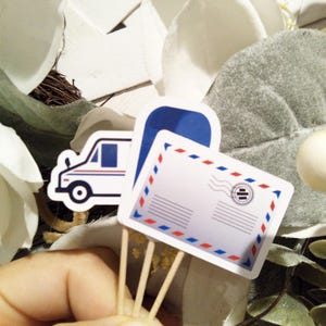 Toppers per cupcake a forma di postino, 12 pezzi, festa a tema postino, compleanno postino, decorazioni postali, topper per pensionamento postino, decorazioni per feste postini