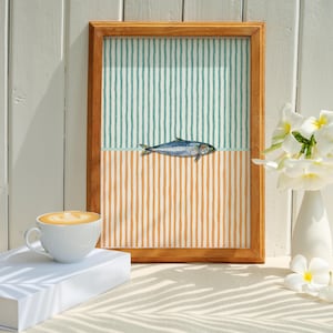 Sardine Print Poster, Retro Küchenkunst, Aquarell Fisch Wanddekoration, Türkis & Orange Streifen, Mediterrane Küsten Dekoration, Foodie Art