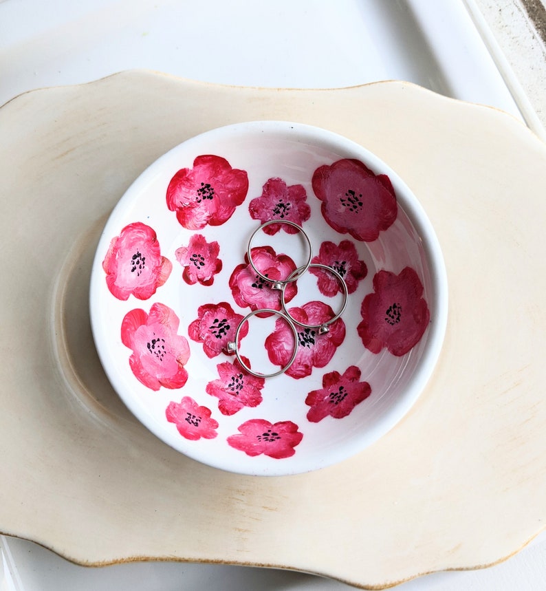 Hand Painted Red-Pink Flowers Ring Dish, Art Ring Dish, Hand Painted Jewelry Storage, Nature Ring Dish image 3