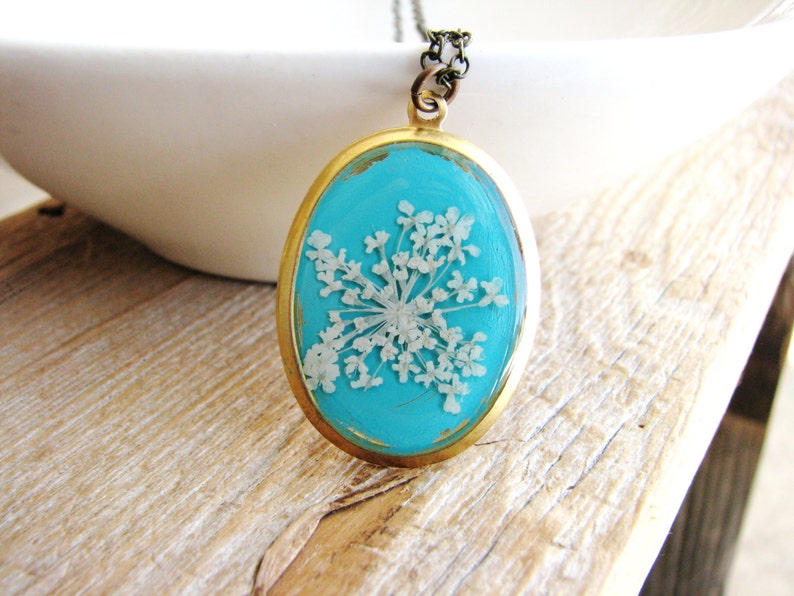 White Flowers Necklace Pressed Flower Necklace Blue Pendant Necklace Queen Anne's Lace Botanical Jewelry Resin Nature Pendant Garden Gift image 3