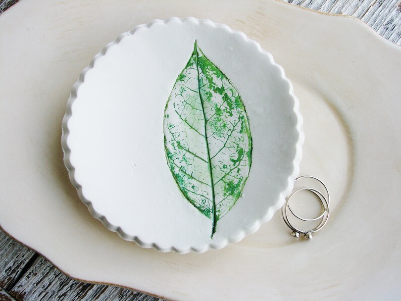 Clay Dish Jewelry Dish Nature Dish Clay Ring Dish Art Bowl Botanical Ring Dish Ring Holder Green Leaf Ring Dish
