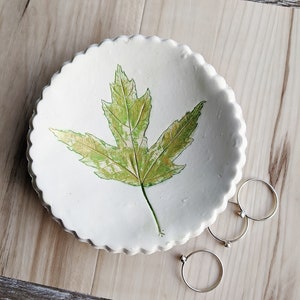 Leaf Ring Dish, Clay Ring Dish, Handmade Clay Ring Holder, Green Ring Dish, Catchall Dish, Jewelry Holder