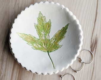 Leaf Ring Dish, Clay Ring Dish, Handmade Clay Ring Holder, Green Ring Dish, Catchall Dish, Jewelry Holder