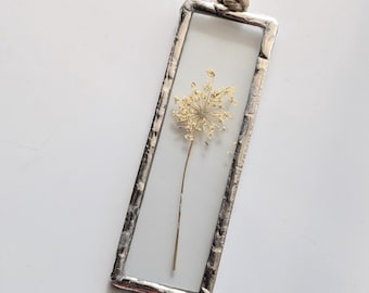 Queen Anne's Lace Ornament, Framed Flower Ornament, Christmas Tree Ornament, Nature Decor, Flower Ornament, Dried Flower Art, Soldered Glass