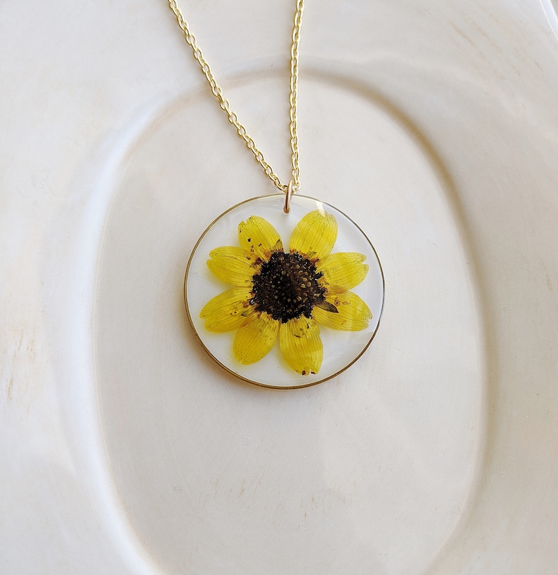 Black Eyed Susan Necklace Pressed Flower Necklace Resin Etsy