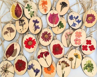 Pressed Flower Wood Ornament, Nature Christmas Tree Decor, Wedding Favor, Floral Gift Tag