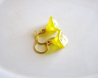 Yellow Bell Flower Earrings, Czech Glass Flower Earrings, Wedding Earrings, Botanical Earrings