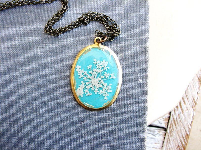 White Flowers Necklace Pressed Flower Necklace Blue Pendant Necklace Queen Anne's Lace Botanical Jewelry Resin Nature Pendant Garden Gift image 2