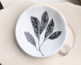 Clay Ring Dish, Doodle Art Ring Dish, Desk Organizer, Jewelry Dish, Ring Bowl, Botanical, Unique Gift Idea, Jewelry Tray