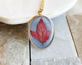 Red Maple Leaf Necklace, Resin Jewelry, Botanical Jewelry, Plant Necklace, Nature Necklace, Leaf Necklace