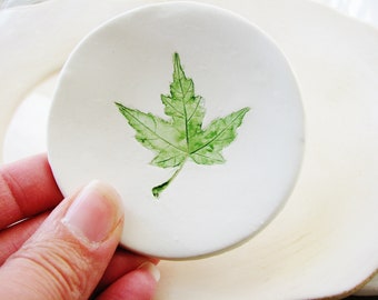 Green Maple Leaf Ring Dish, Clay Dish, Clay Ring Holder, Clay Ring Dish, Green Ring Dish, Catchall Dish, Jewelry Holder