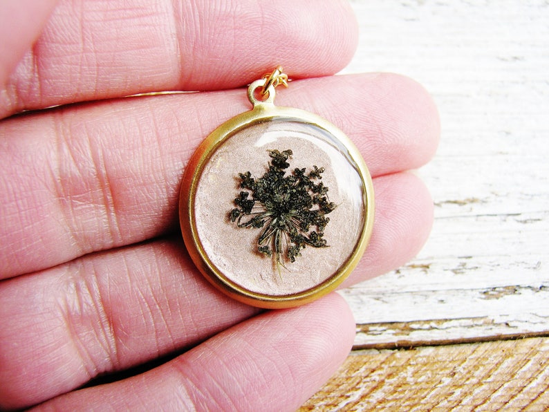 Pressed Flower Jewelry, Black Queen Anne's Lace Necklace, Pressed Flowers Necklace, Rose Gold Jewelry, Resin Jewelry image 3