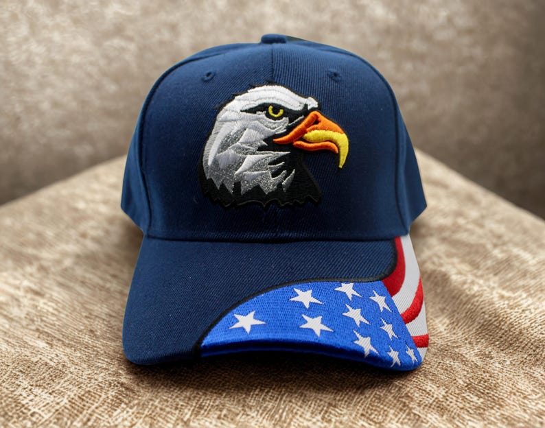 USA blå basebollkeps med örn och flagga. Veterangåva. Patriotiskt hatt. Amerikansk flaggkeps. USA-hatt. Vithövdad havsörn-keps. Veteranhatt. Frihetshatt bild 1
