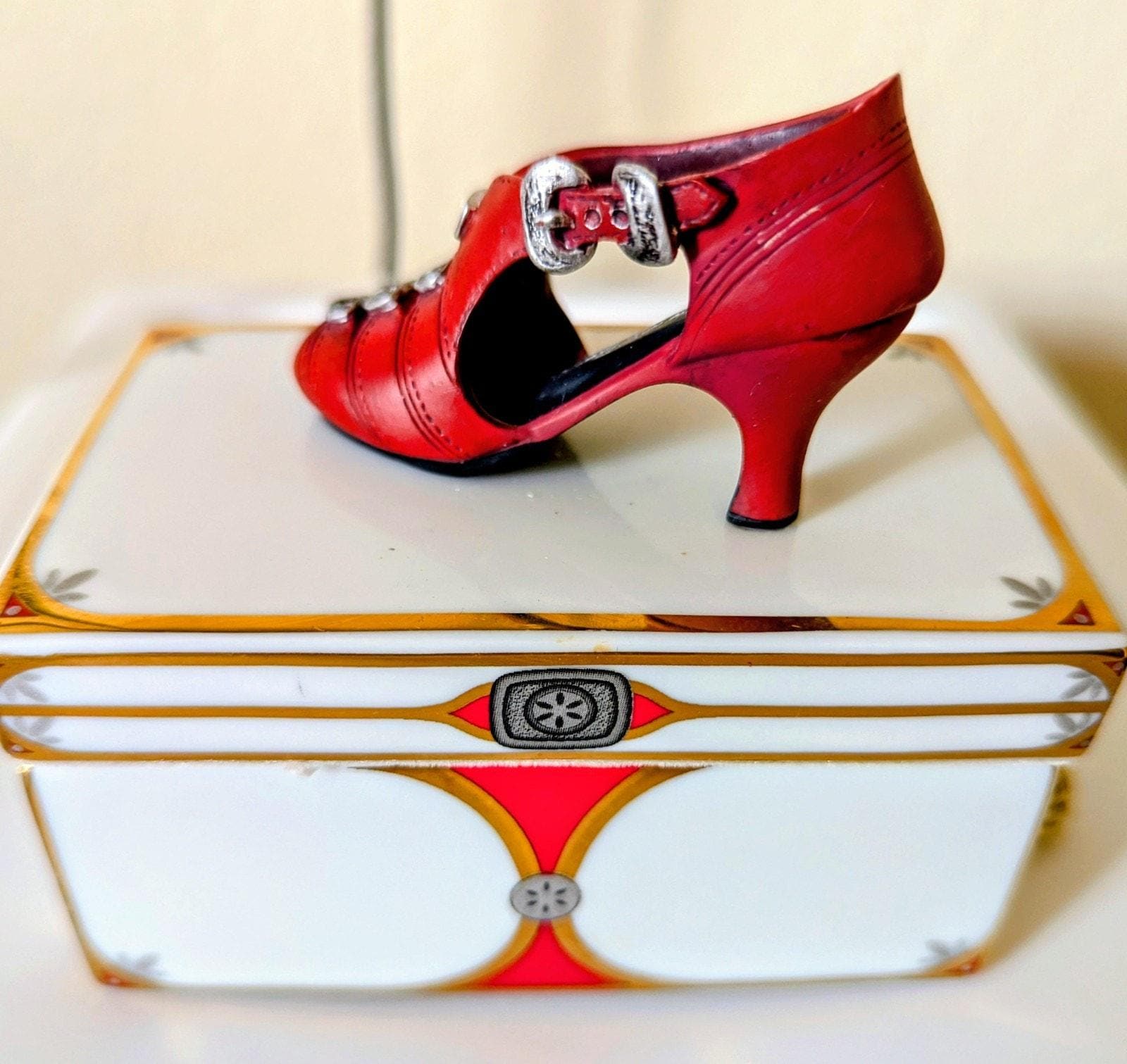 High Heel Gift Box - 60+ Gift Ideas for 2026