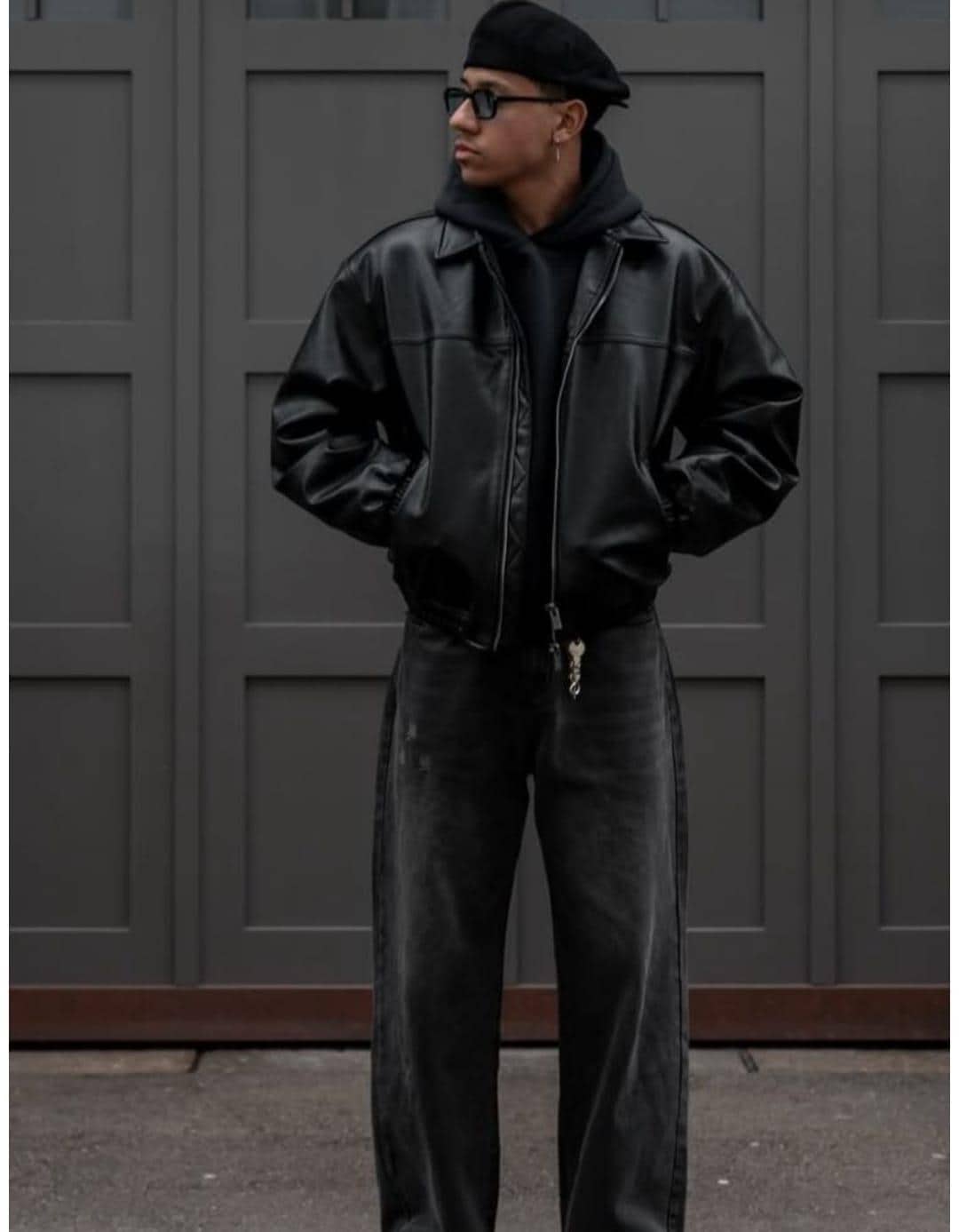 ハンドメイドヴィンテージブラックレザーボンバージャケット。メンズ90