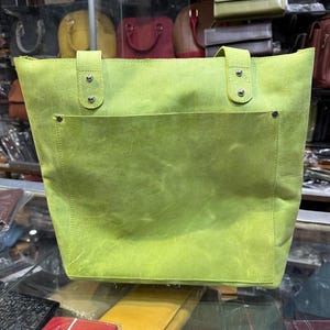 Sac fourre-tout en cuir vert fait main pour femme Sac à bandoulière vintage en cuir souple pour femme de tous les jours Grand fourre-tout de bureau en cuir de mouton Sac à main de voyage vert