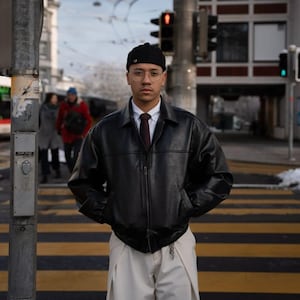 Handmade Vintage Black Leather Bomber Jacket for Mens 90s Retro Style Real Sheep Leather Casual Streetwear Relaxed Fit Lightweight Jackets