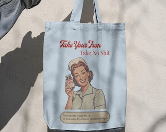 PNG de enfermera retro con deficiencia de hierro: Diseño de autocuidado para la concientización sobre la anemia, descarga digital