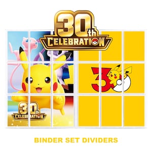 Könnte beinhalten: Ein Set von Ordner-Trennblättern mit Pokémon 30th Celebration Branding. Das Design zeigt ein großes Pikachu, Mew und Mewtwo, mit goldenen 30th Celebration Logos und einer roten Zahl 30, die in einen Pokéball auf gelbem Hintergrund integriert ist.
