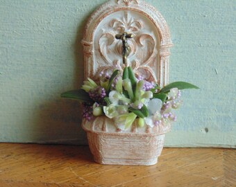 Dollhouse Miniature Wall Fountain Home Decor Garden Patio 1:12 Scale