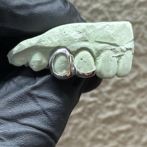 Custom Fit Grillz 2 teeth small front bar Window Grillz Heart/Star Open Face Grillz in Silver or gold grillz for women