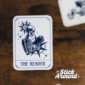 Der Leser Schädel Tarot Kartenaufkleber, Der Leser Aufkleber, Bookish Der Leser Aufkleber, Matt und Glänzend Aufkleber
