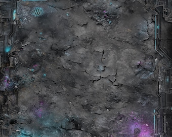 Pode incluir: Um tapete de jogo quadrado com uma textura central de terreno rochoso, escuro e rachado, rodeado por uma borda metálica industrial com padrões de circuitos intrincados, luzes azuis e roxas e detalhes de grade hexagonal.