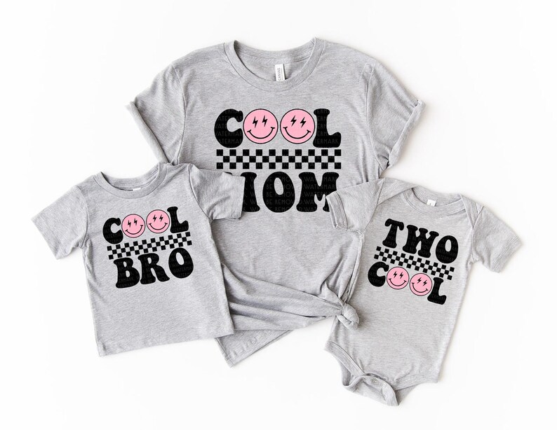 Custom Family Shirts Matching Birthday Girl Shirts Two Cool Matching Family Shirts Cool Family Groovy Birthday Shirt Retro Happy Face Shirt afbeelding 5