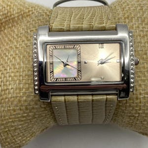 Women Valetta Watch Fmdva109 Dual Dial Silver Case Vanilla Crystal MOP