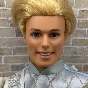 Muñeco de Mattel Barbie Ken Príncipe Daniel de El Lago de los Cisnes Vestido Vintage 2003 B15