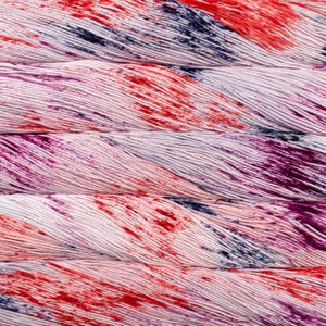 Hilo de algodón Pima Malabrigo Verano - Teñido a mano, grosor DK, ideal para tejer y hacer ganchillo en verano - Fibra vegana suave y lujosa Mixed Berries