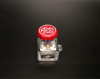 Tapa de llave de botella de Nuka Cola de Fallout / Resina personalizada artesanal / Regalo para fans de Fallout / Regalo para jugadores y fans de Fallout