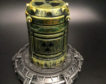 Lámpara radiactiva de Fallout / Luz nocturna postapocalíptica / Decoración de escritorio para gamers / Regalo para fans de Fallout / Lámpara de contenedor desgastado del yermo