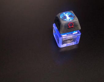 Tecla artesanal Yggdrasil Árbol de la Vida – Tecla de resina hecha a mano para teclado mecánico Cherry MX / Regalo de mitología nórdica