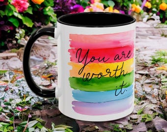 Taza arcoíris "Tú lo vales", regalo de amor propio, taza de café con afirmación, regalo para la salud mental, motivación, inspiración LGBTQ+