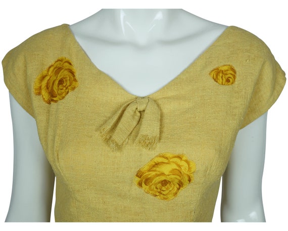 Vintage 1950s Yellow Silk Noil Wiggle Dress w Flo… - image 4