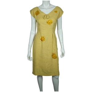 Vintage gele wiggle-jurk met noil-zijden uit de jaren 50 met bloemenapplicaties - M - VFG
