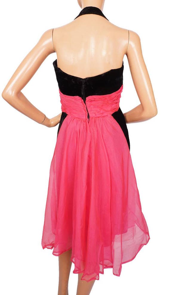 1950s Black Velvet Halter Dress w Pink Organza Tr… - image 3