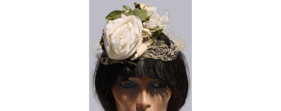 Vintage 1960s Fascinator Hat - White Rose