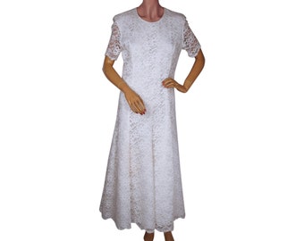 Vintage 1980s Lace Wedding Gown - Size M - L - VFG